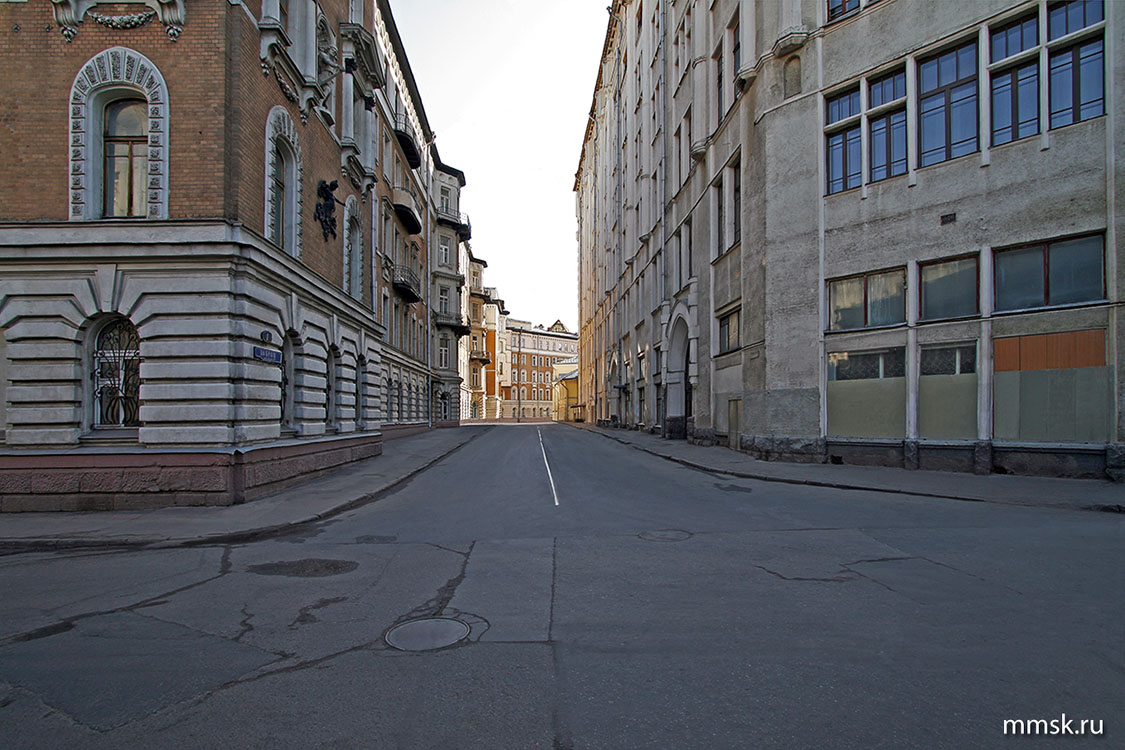 Бобров переулок. Вид из Милютинского переулка. Фото 2006 г.