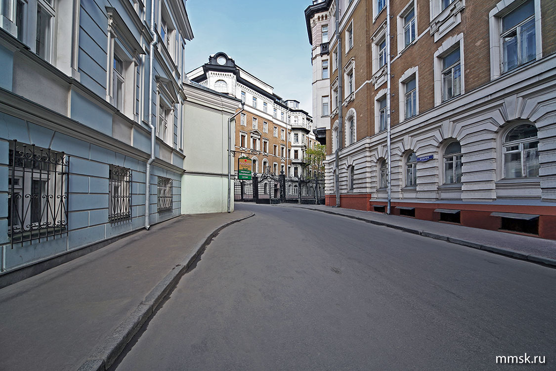 Бобров переулок. У дома России. Фото 2007 г.