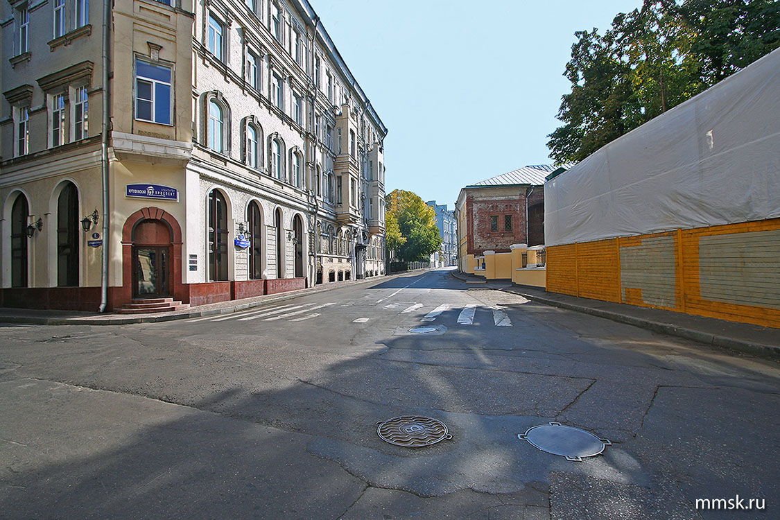 Армянский переулок. Вид из Кривоколенного переулка. Фото 2006 г.