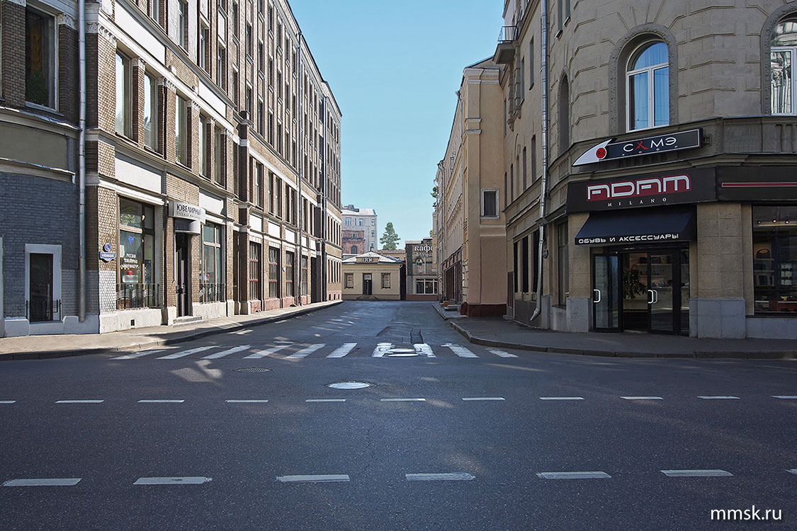 Банковский переулок. Вид с Мясницкой. Фото 2006 г.