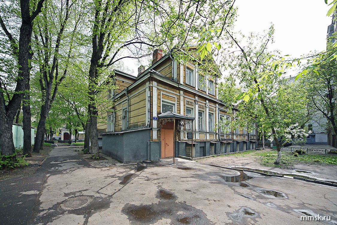 Гусятников переулок, 7. Дом с мезонином. Фото 2007 г.
