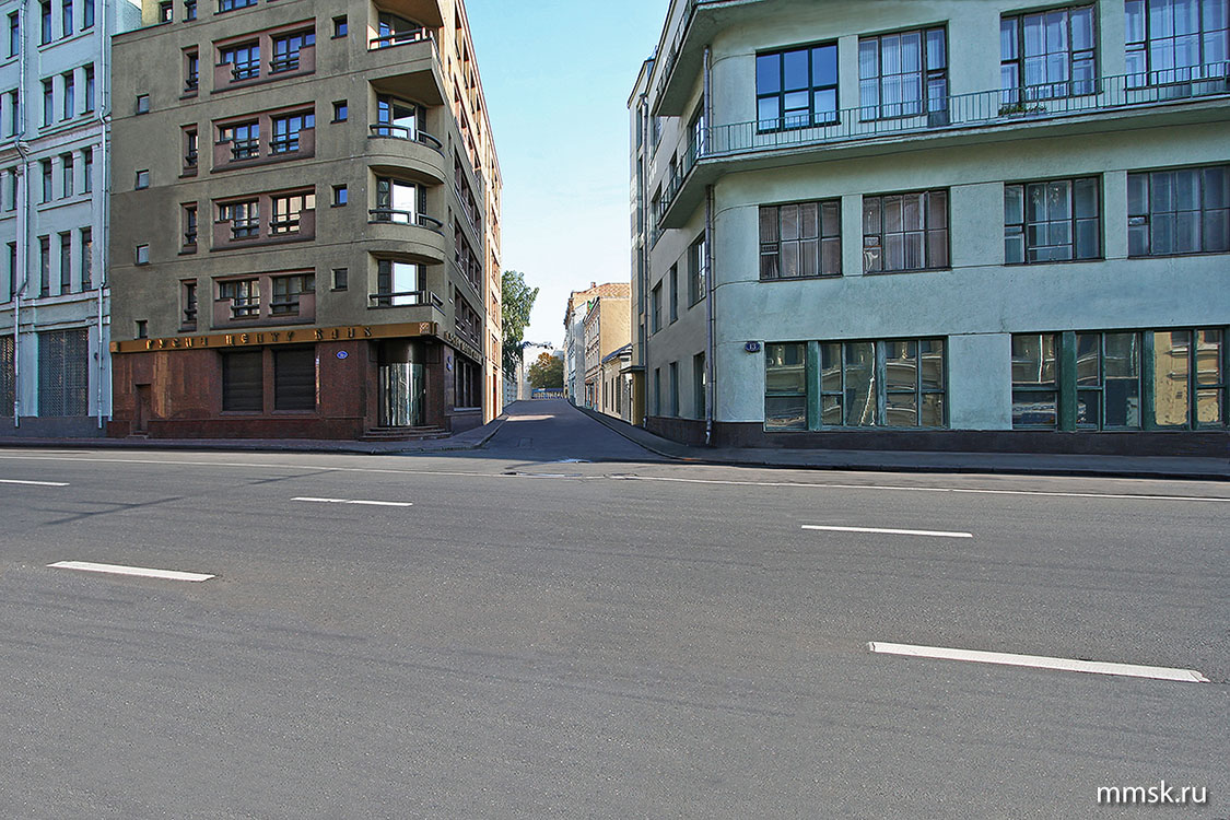 Лучников переулок. Вид из Лубянского проезда. Фото 2006 г.