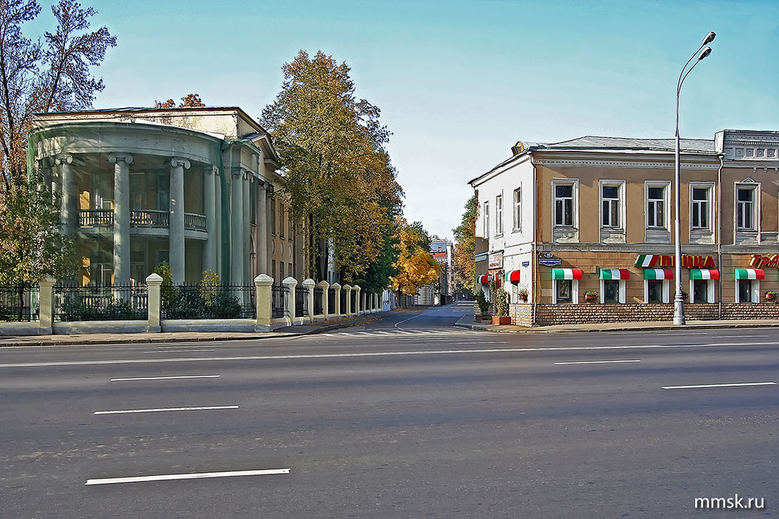 Большой Харитоньевский переулок. Вид с Садовой-Чёрногрязской улицы. Фото 2005 г.