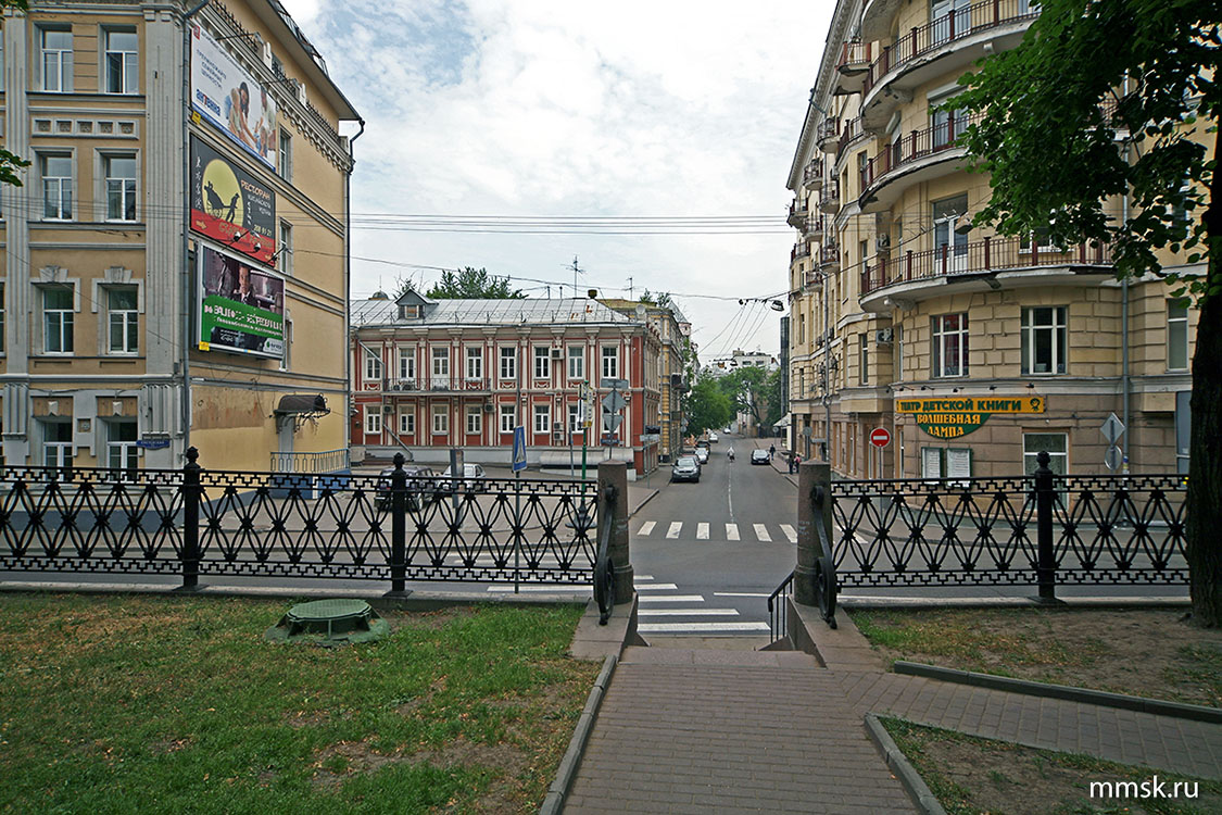 Костянский переулок. Вид со Сретенского бульвара. Фото 2007 г.