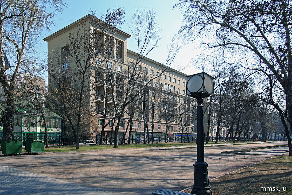 Сретенский бульвар, дом 5. Фото 2006 г.