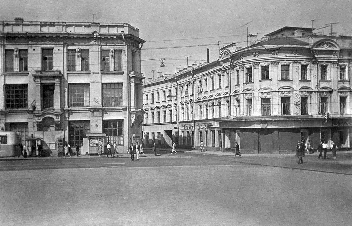 Улица Кирова, дом 27. Фото Я.В. Илькевича, 1968 г.